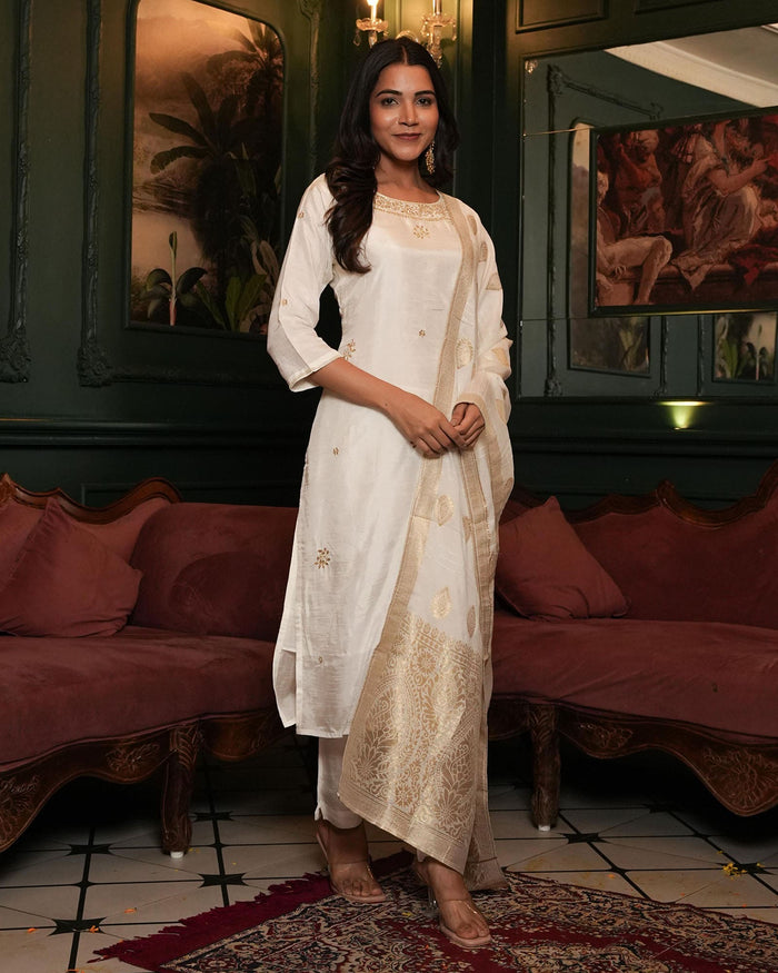 CREAM MUSLIN SUIT SET WITH BANARASI DUPATTA