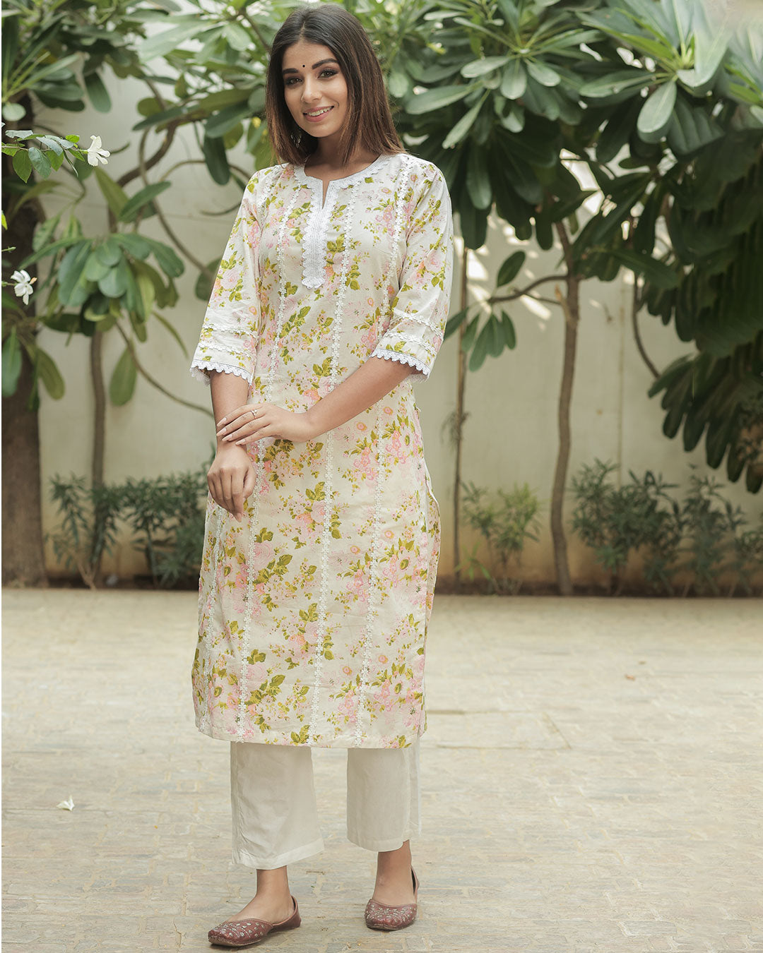 WHITE FLORAL COTTON KURTA WITH LACE