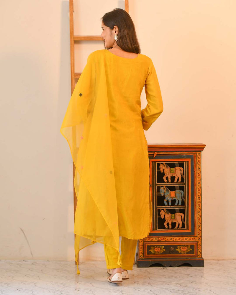 YELLOW MUSLIN SUIT SET WITH ORGANZA DUPATTA