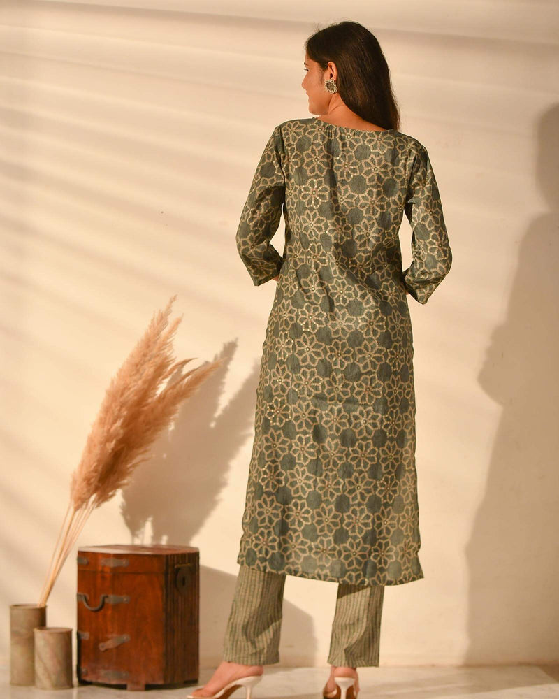 ELATED OLIVE MUSLIN KURTA SET