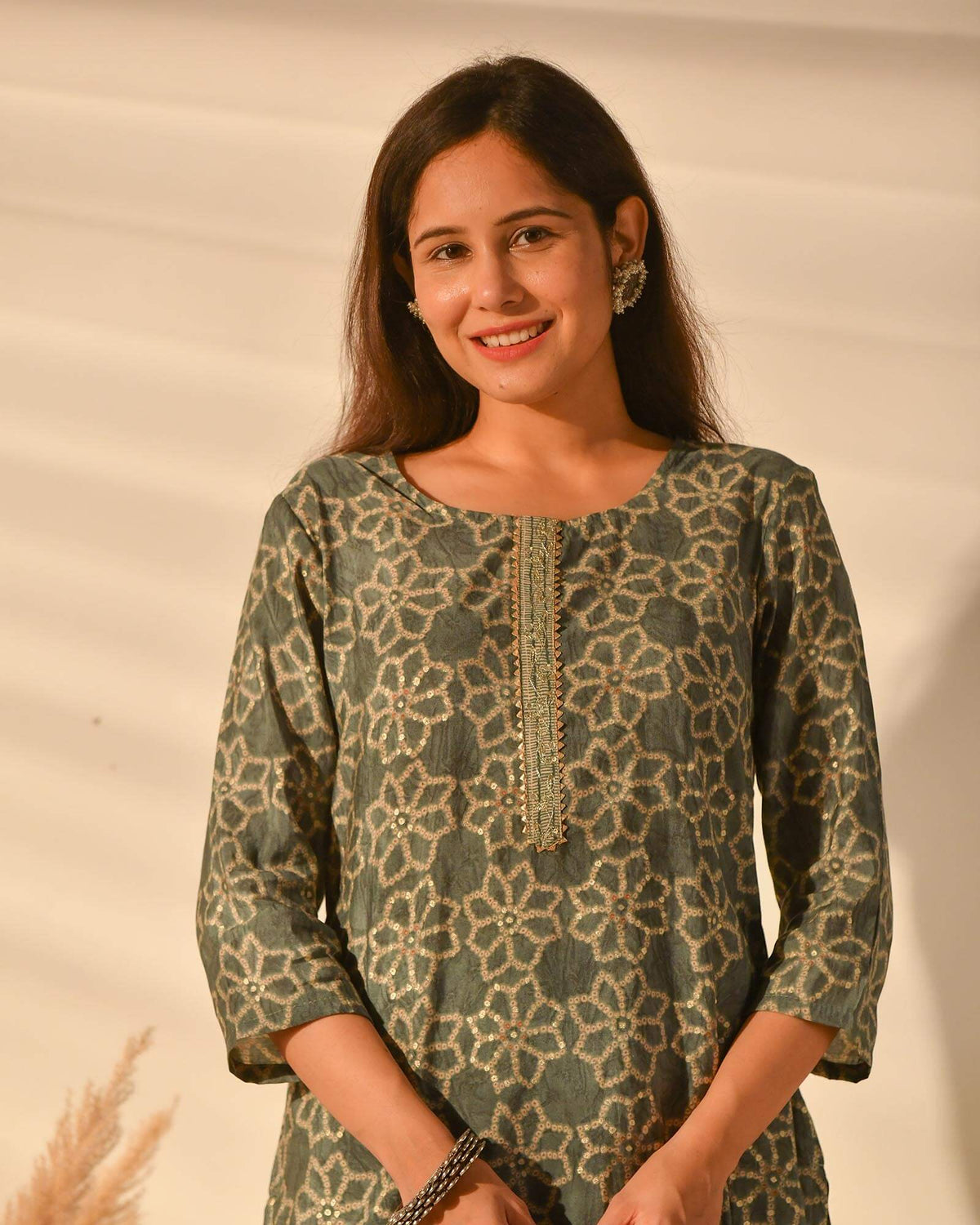 ELATED OLIVE MUSLIN KURTA SET